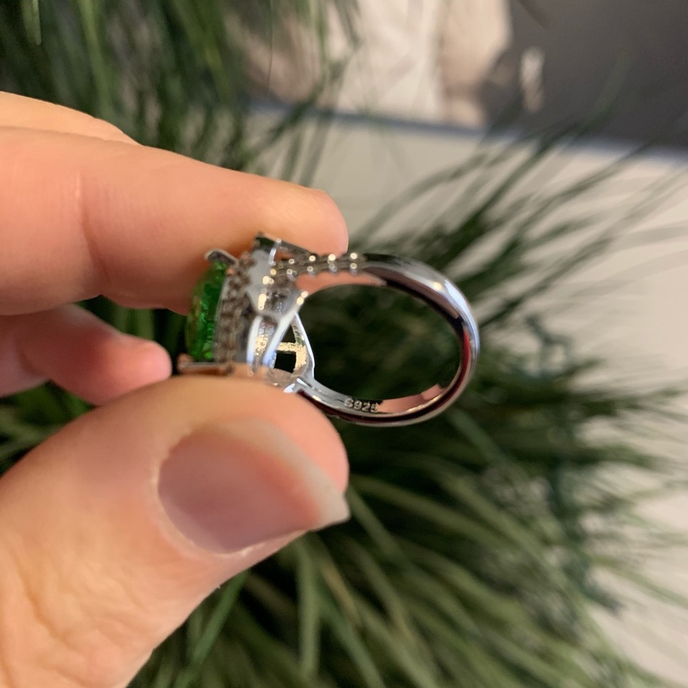 925 Silver Heart Shaped Green Amethyst Ring - Picture 4 of 6